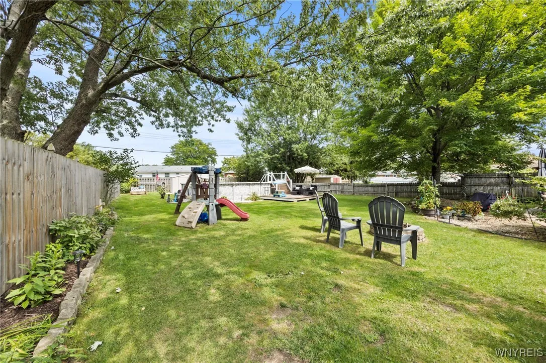 272 Woodward Drive, West Seneca, New York 14224, West Seneca, New York 14224, 3 Bedrooms Bedrooms, 6 Rooms Rooms,2 BathroomsBathrooms,Residential,Closed,272 Woodward Drive, West Seneca, New York 14224,0,B1633099