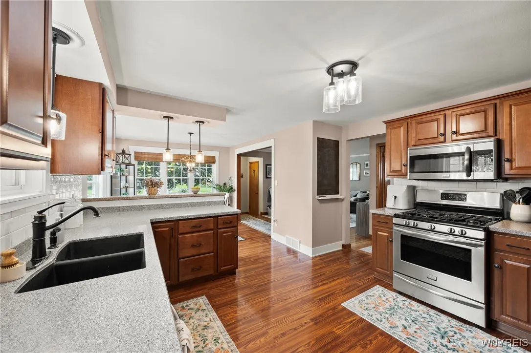 272 Woodward Drive, West Seneca, New York 14224, West Seneca, New York 14224, 3 Bedrooms Bedrooms, 6 Rooms Rooms,2 BathroomsBathrooms,Residential,For Sale,272 Woodward Drive, West Seneca, New York 14224,0,B1633099