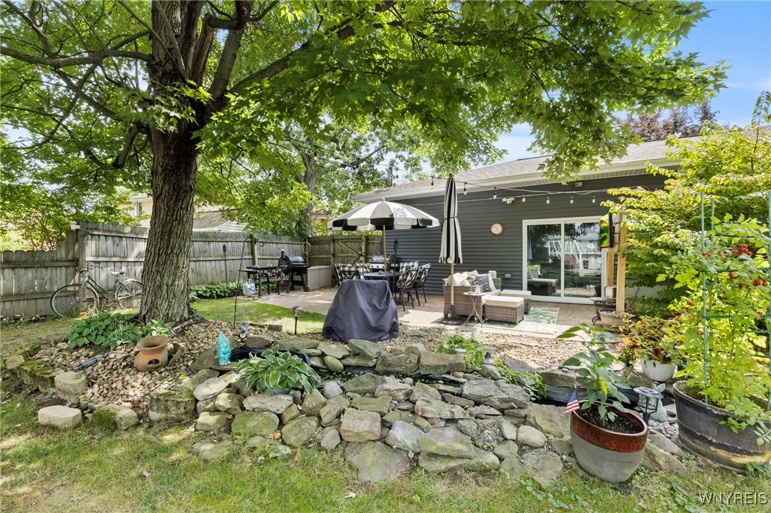272 Woodward Drive, West Seneca, New York 14224, West Seneca, New York 14224, 3 Bedrooms Bedrooms, 6 Rooms Rooms,2 BathroomsBathrooms,Residential,Closed,272 Woodward Drive, West Seneca, New York 14224,0,B1633099