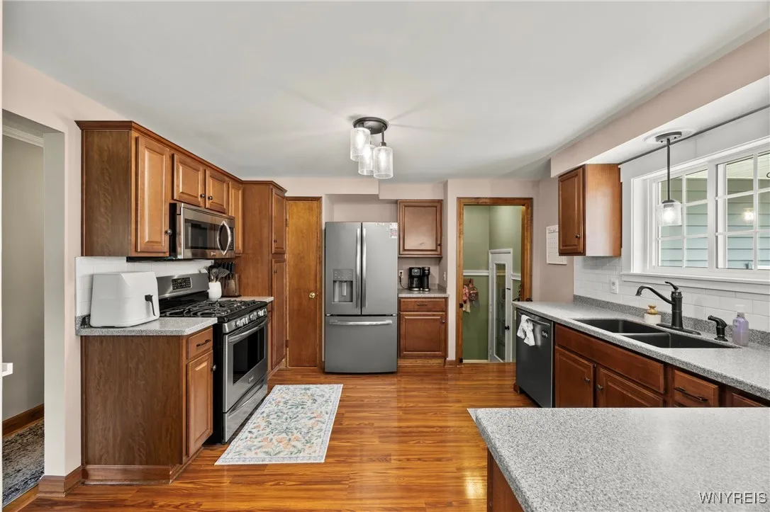 272 Woodward Drive, West Seneca, New York 14224, West Seneca, New York 14224, 3 Bedrooms Bedrooms, 6 Rooms Rooms,2 BathroomsBathrooms,Residential,Closed,272 Woodward Drive, West Seneca, New York 14224,0,B1633099