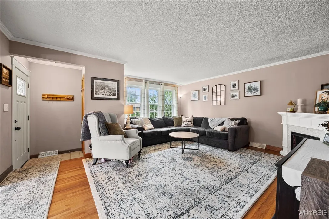 272 Woodward Drive, West Seneca, New York 14224, West Seneca, New York 14224, 3 Bedrooms Bedrooms, 6 Rooms Rooms,2 BathroomsBathrooms,Residential,Closed,272 Woodward Drive, West Seneca, New York 14224,0,B1633099