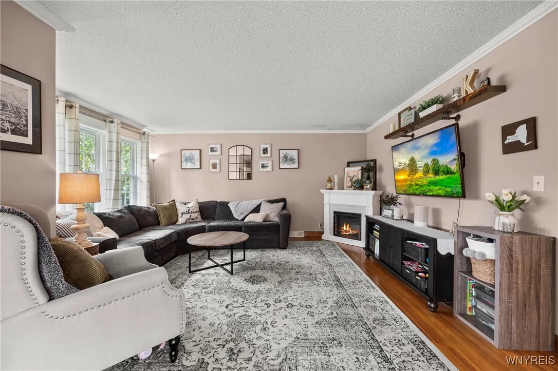 272 Woodward Drive, West Seneca, New York 14224, West Seneca, New York 14224, 3 Bedrooms Bedrooms, 6 Rooms Rooms,2 BathroomsBathrooms,Residential,Closed,272 Woodward Drive, West Seneca, New York 14224,0,B1633099