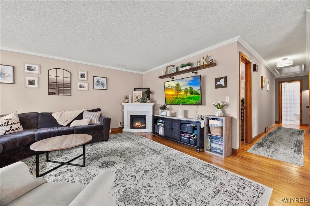 272 Woodward Drive, West Seneca, New York 14224, West Seneca, New York 14224, 3 Bedrooms Bedrooms, 6 Rooms Rooms,2 BathroomsBathrooms,Residential,For Sale,272 Woodward Drive, West Seneca, New York 14224,0,B1633099