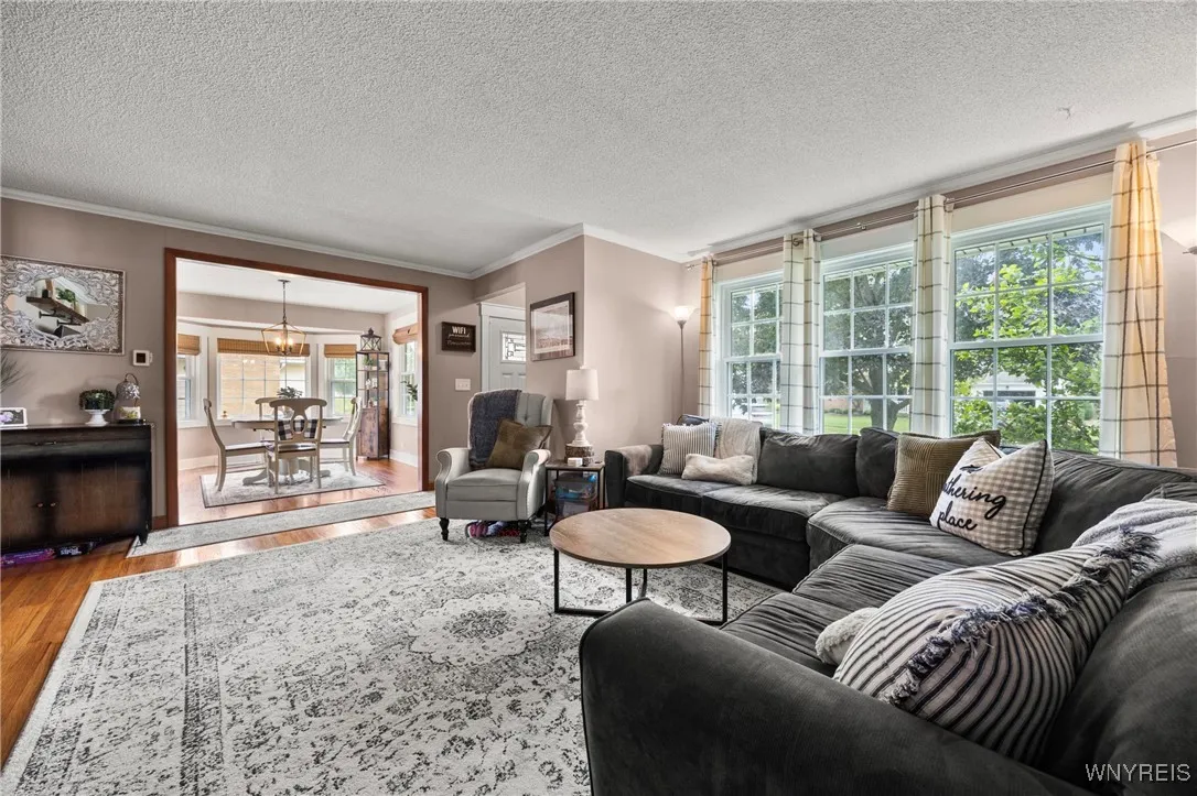 272 Woodward Drive, West Seneca, New York 14224, West Seneca, New York 14224, 3 Bedrooms Bedrooms, 6 Rooms Rooms,2 BathroomsBathrooms,Residential,Closed,272 Woodward Drive, West Seneca, New York 14224,0,B1633099