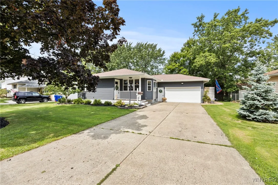 272 Woodward Drive, West Seneca, New York 14224, West Seneca, New York 14224, 3 Bedrooms Bedrooms, 6 Rooms Rooms,2 BathroomsBathrooms,Residential,Closed,272 Woodward Drive, West Seneca, New York 14224,0,B1633099