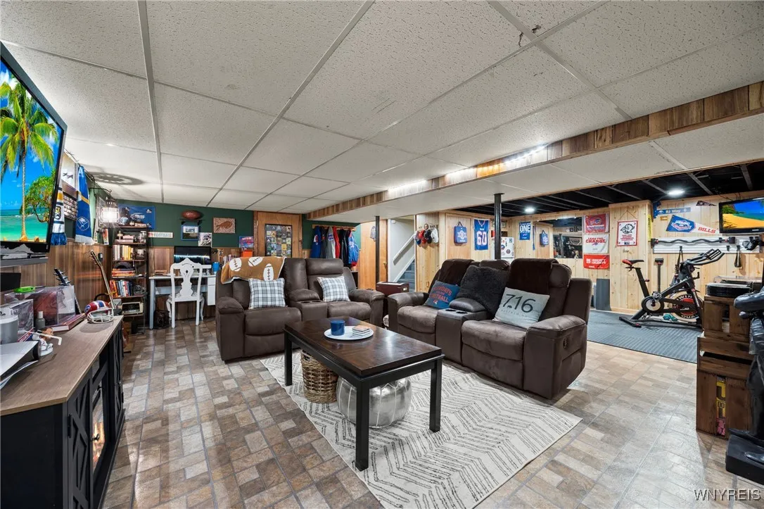 272 Woodward Drive, West Seneca, New York 14224, West Seneca, New York 14224, 3 Bedrooms Bedrooms, 6 Rooms Rooms,2 BathroomsBathrooms,Residential,Closed,272 Woodward Drive, West Seneca, New York 14224,0,B1633099