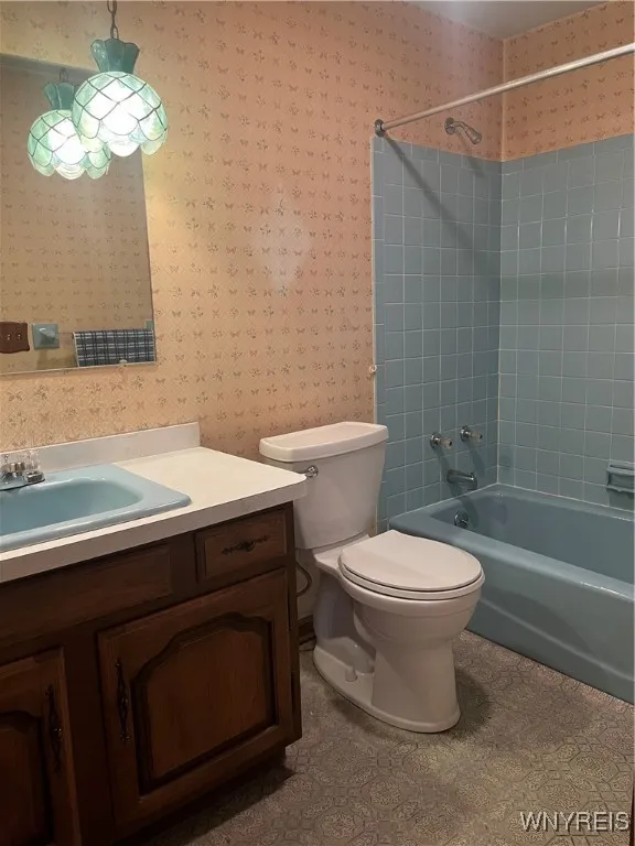 30 Tiffany Lane, Elma, New York 14086, Elma, New York 14086, 3 Bedrooms Bedrooms, 7 Rooms Rooms,2 BathroomsBathrooms,Residential,For Sale,30 Tiffany Lane, Elma, New York 14086,0,B1633415