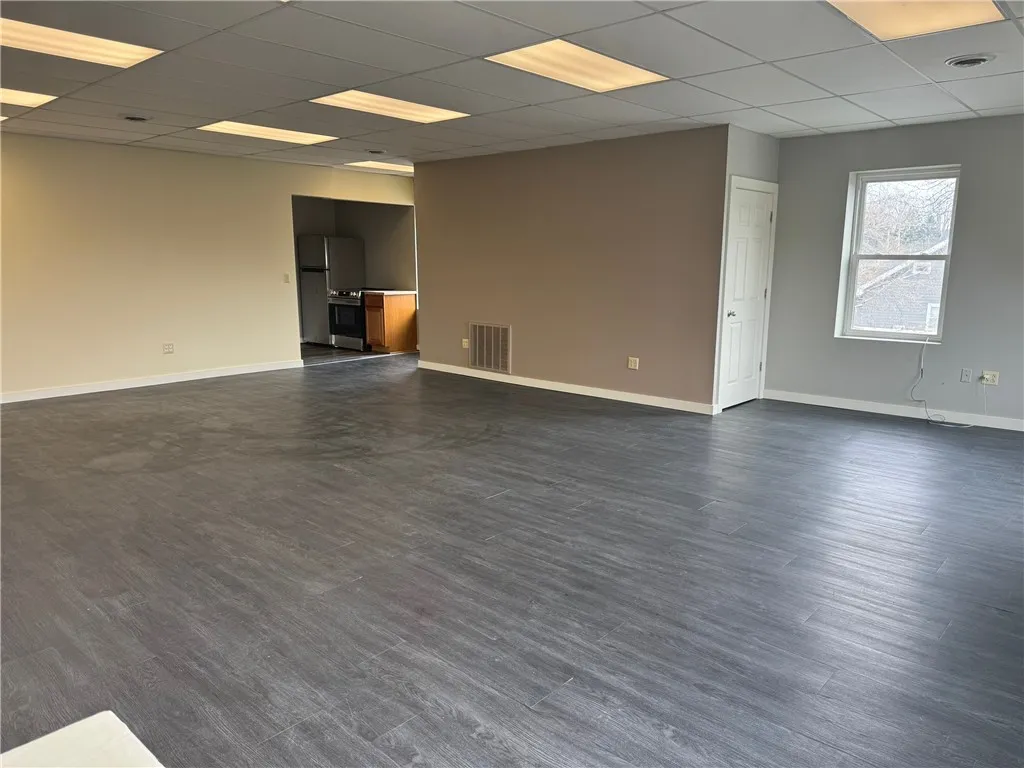 4350 Culver, Irondequoit, New York 14622, Irondequoit, New York 14622, 1 Bedroom Bedrooms, 4 Rooms Rooms,1 BathroomBathrooms,Residential Lease,For Rent,4350 Culver, Irondequoit, New York 14622,0,R1633470