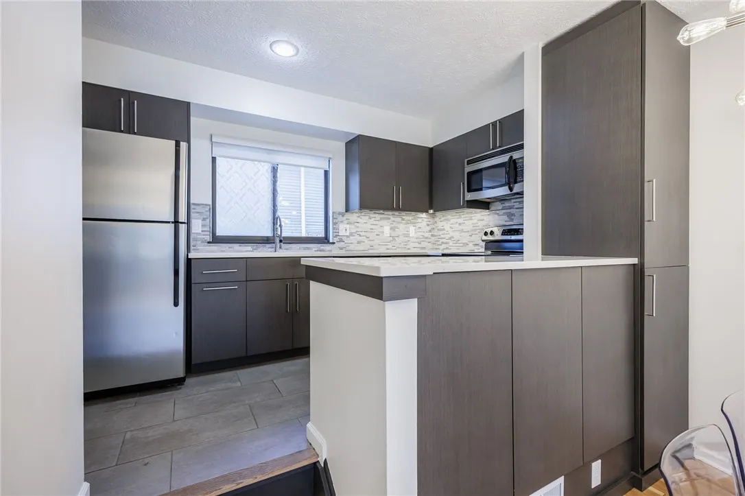 551 University Avenue, Rochester, New York 14607, Rochester, New York 14607, 2 Bedrooms Bedrooms, 4 Rooms Rooms,1 BathroomBathrooms,Residential,For Sale,551 University Avenue, Rochester, New York 14607,0,R1633452