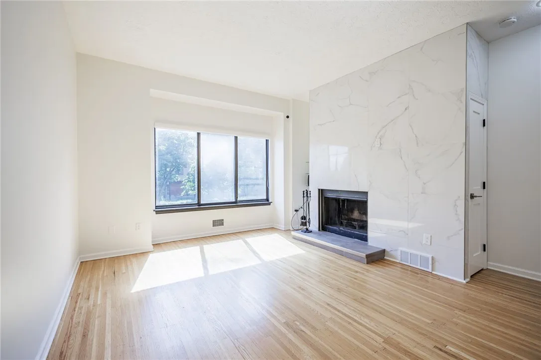 551 University Avenue, Rochester, New York 14607, Rochester, New York 14607, 2 Bedrooms Bedrooms, 4 Rooms Rooms,1 BathroomBathrooms,Residential,For Sale,551 University Avenue, Rochester, New York 14607,0,R1633452