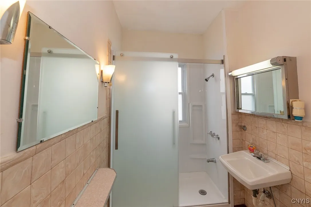 507-509 South Wilbur Avenue, Syracuse, New York 13, Syracuse, New York 13204, 6 Bedrooms Bedrooms, ,2 BathroomsBathrooms,Residential,For Sale,507-509 South Wilbur Avenue, Syracuse, New York 13,0,S1633227