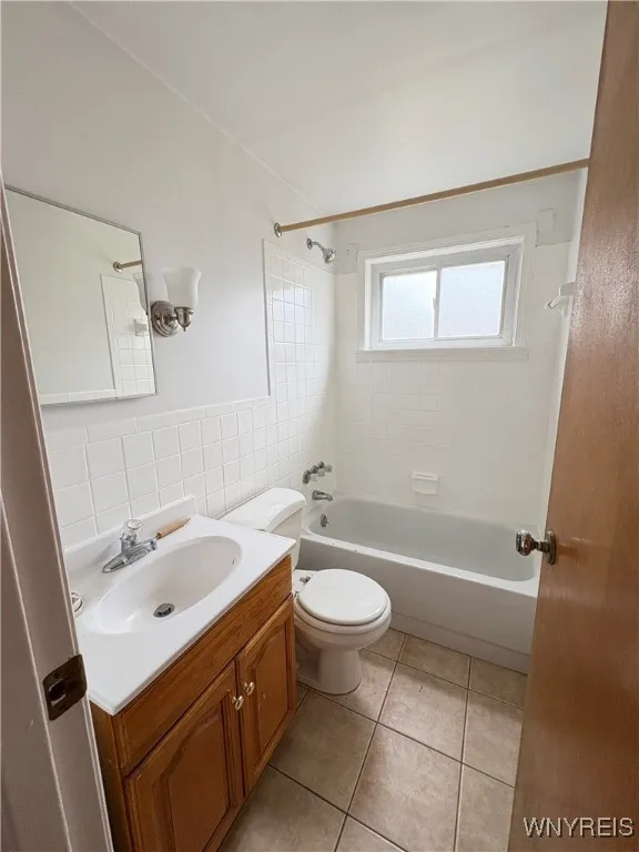 455 Wehrle, Amherst, New York 14225, Amherst, New York 14225, 2 Bedrooms Bedrooms, 8 Rooms Rooms,1 BathroomBathrooms,Residential Lease,For Rent,455 Wehrle, Amherst, New York 14225,B1633482