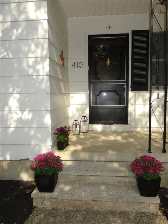 410 Guinnip Avenue, Elmira City, New York 14905, Elmira City, New York 14905, 2 Bedrooms Bedrooms, 5 Rooms Rooms,1 BathroomBathrooms,Residential,For Sale,410 Guinnip Avenue, Elmira City, New York 14905,0,R1633316