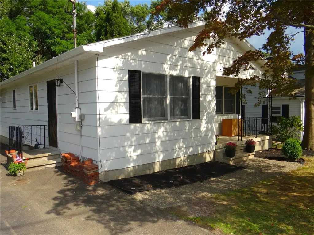 410 Guinnip Avenue, Elmira City, New York 14905, Elmira City, New York 14905, 2 Bedrooms Bedrooms, 5 Rooms Rooms,1 BathroomBathrooms,Residential,For Sale,410 Guinnip Avenue, Elmira City, New York 14905,0,R1633316