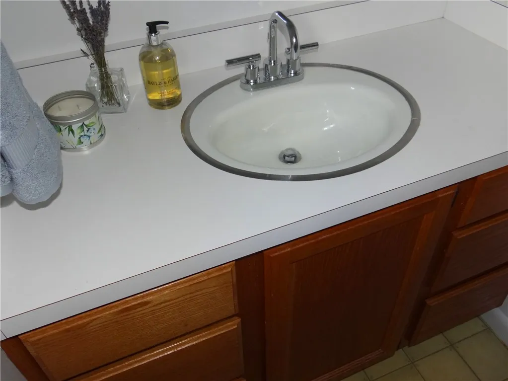 410 Guinnip Avenue, Elmira City, New York 14905, Elmira City, New York 14905, 2 Bedrooms Bedrooms, 5 Rooms Rooms,1 BathroomBathrooms,Residential,For Sale,410 Guinnip Avenue, Elmira City, New York 14905,0,R1633316
