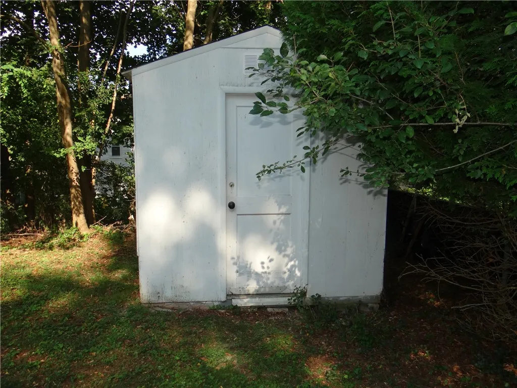 410 Guinnip Avenue, Elmira City, New York 14905, Elmira City, New York 14905, 2 Bedrooms Bedrooms, 5 Rooms Rooms,1 BathroomBathrooms,Residential,For Sale,410 Guinnip Avenue, Elmira City, New York 14905,0,R1633316