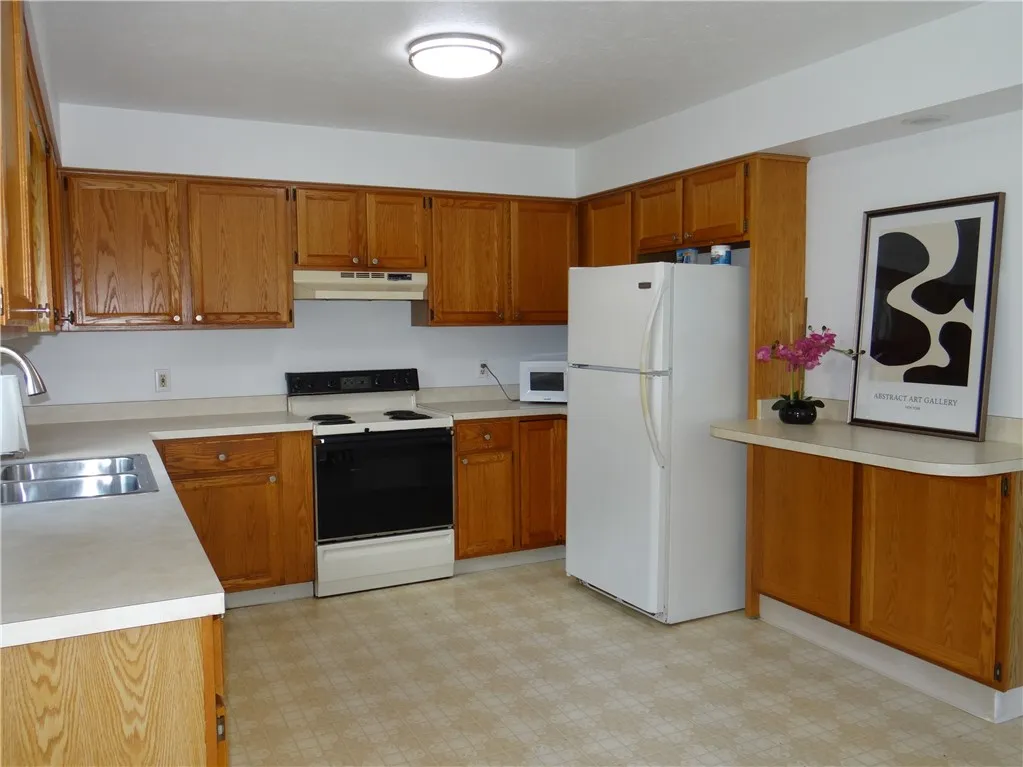 410 Guinnip Avenue, Elmira City, New York 14905, Elmira City, New York 14905, 2 Bedrooms Bedrooms, 5 Rooms Rooms,1 BathroomBathrooms,Residential,For Sale,410 Guinnip Avenue, Elmira City, New York 14905,0,R1633316