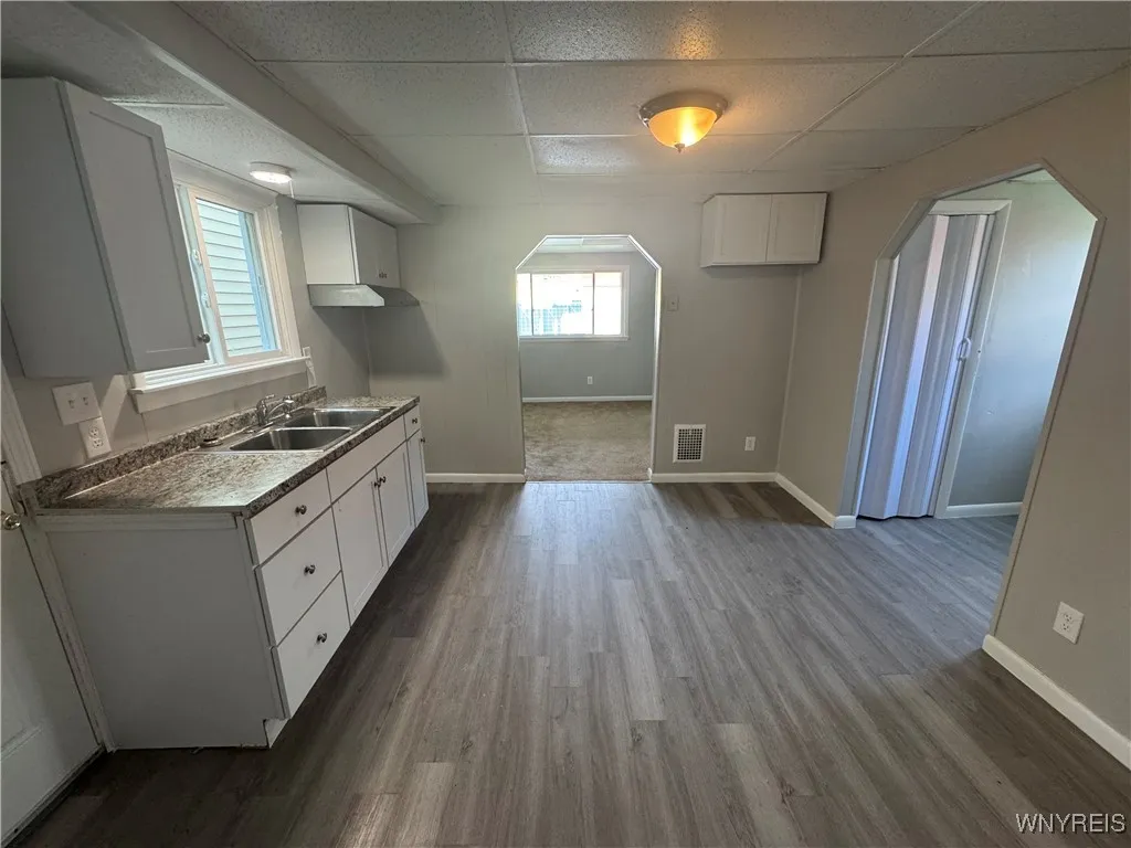2517 Welch Avenue, Niagara Falls, New York 14303, Niagara Falls, New York 14303, 5 Bedrooms Bedrooms, 10 Rooms Rooms,2 BathroomsBathrooms,Residential,Closed,2517 Welch Avenue, Niagara Falls, New York 14303,0,B1633467