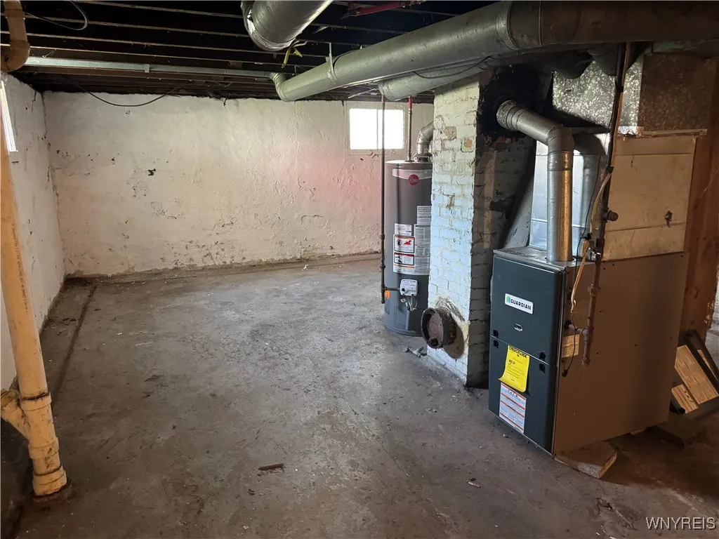2517 Welch Avenue, Niagara Falls, New York 14303, Niagara Falls, New York 14303, 5 Bedrooms Bedrooms, 10 Rooms Rooms,2 BathroomsBathrooms,Residential,Closed,2517 Welch Avenue, Niagara Falls, New York 14303,0,B1633467