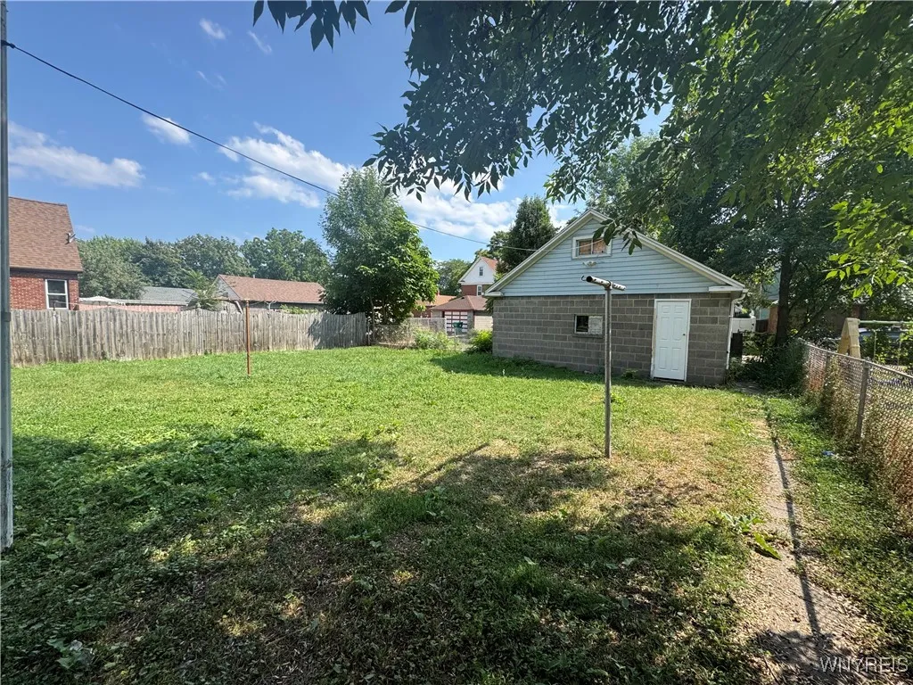 2517 Welch Avenue, Niagara Falls, New York 14303, Niagara Falls, New York 14303, 5 Bedrooms Bedrooms, 10 Rooms Rooms,2 BathroomsBathrooms,Residential,Closed,2517 Welch Avenue, Niagara Falls, New York 14303,0,B1633467