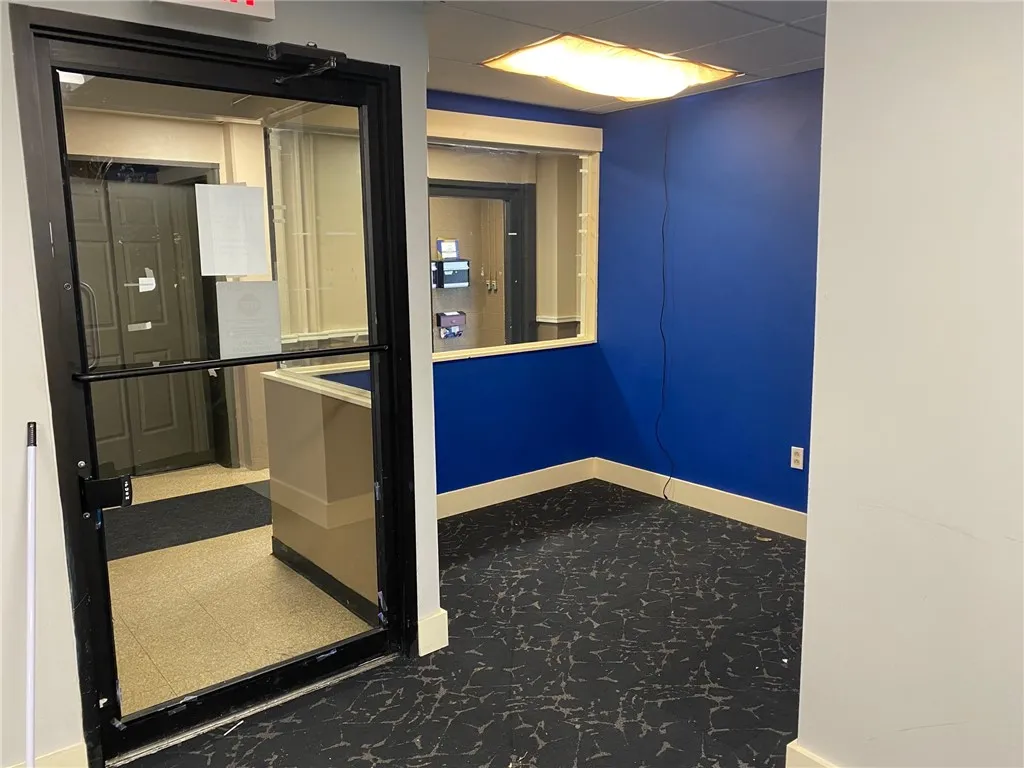 431-439 Monroe Avenue, Rochester, New York 14607, Rochester, New York 14607, ,Commercial Lease,For Rent,431-439 Monroe Avenue, Rochester, New York 14607,0,R1633485