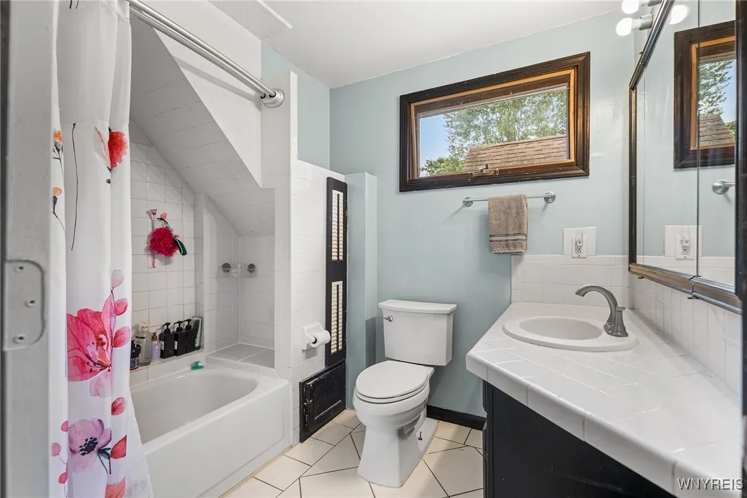 141 7th Avenue, North Tonawanda, New York 14120, North Tonawanda, New York 14120, 3 Bedrooms Bedrooms, 6 Rooms Rooms,1 BathroomBathrooms,Residential,For Sale,141 7th Avenue, North Tonawanda, New York 14120,0,B1632855