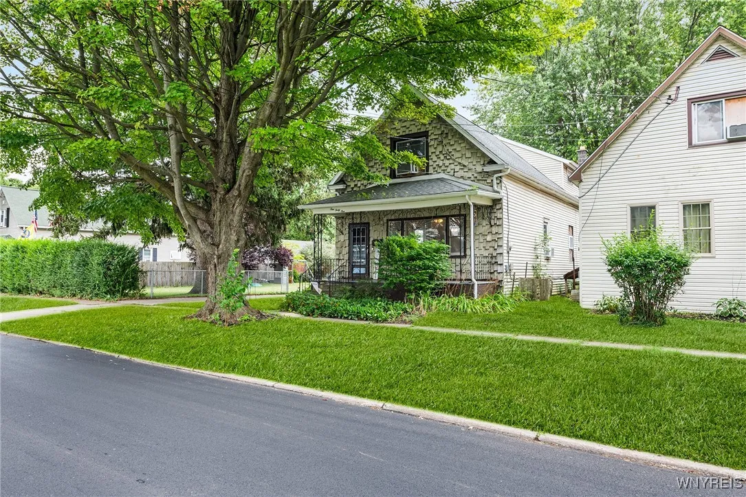 141 7th Avenue, North Tonawanda, New York 14120, North Tonawanda, New York 14120, 3 Bedrooms Bedrooms, 6 Rooms Rooms,1 BathroomBathrooms,Residential,For Sale,141 7th Avenue, North Tonawanda, New York 14120,B1632855