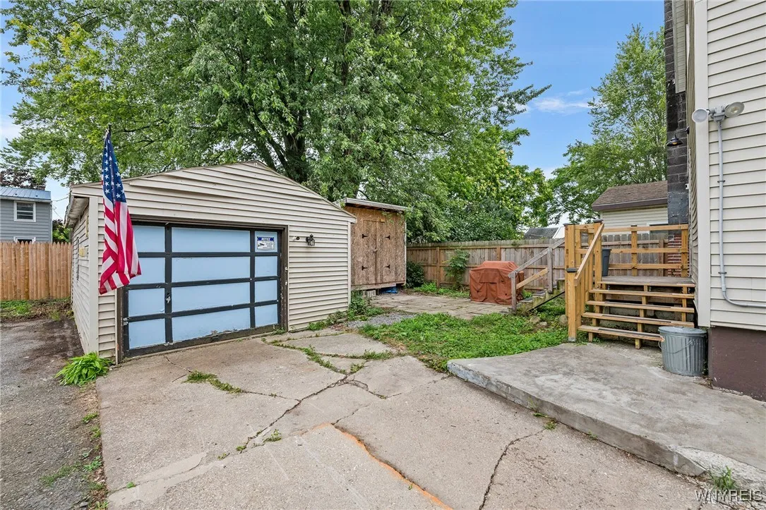 141 7th Avenue, North Tonawanda, New York 14120, North Tonawanda, New York 14120, 3 Bedrooms Bedrooms, 6 Rooms Rooms,1 BathroomBathrooms,Residential,For Sale,141 7th Avenue, North Tonawanda, New York 14120,0,B1632855