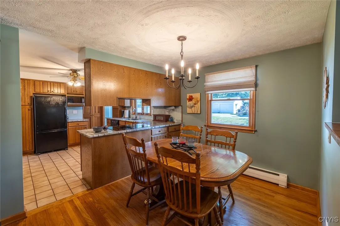 Kitchen/Dining