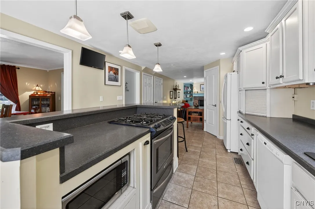 54 Ironwood Drive, Schroeppel, New York 13132, Schroeppel, New York 13132, 3 Bedrooms Bedrooms, 7 Rooms Rooms,2 BathroomsBathrooms,Residential,For Sale,54 Ironwood Drive, Schroeppel, New York 13132,0,S1633037