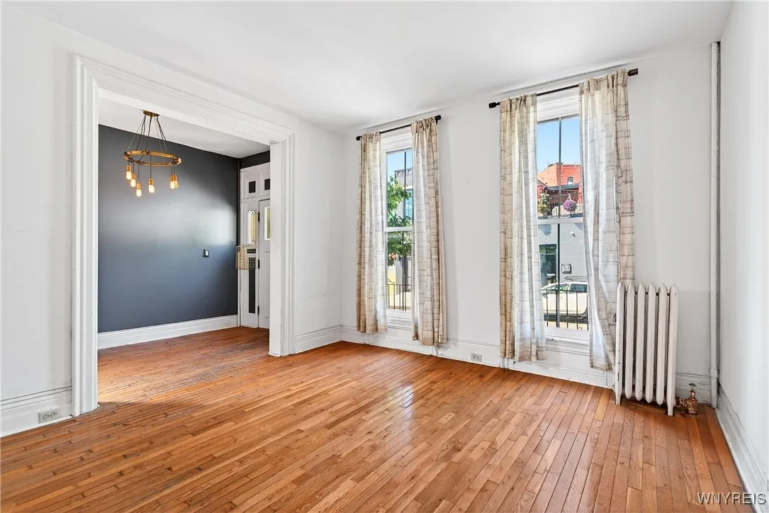 107 College Street, Buffalo, New York 14201, Buffalo, New York 14201, 3 Bedrooms Bedrooms, 12 Rooms Rooms,2 BathroomsBathrooms,Residential,For Sale,107 College Street, Buffalo, New York 14201,B1632557