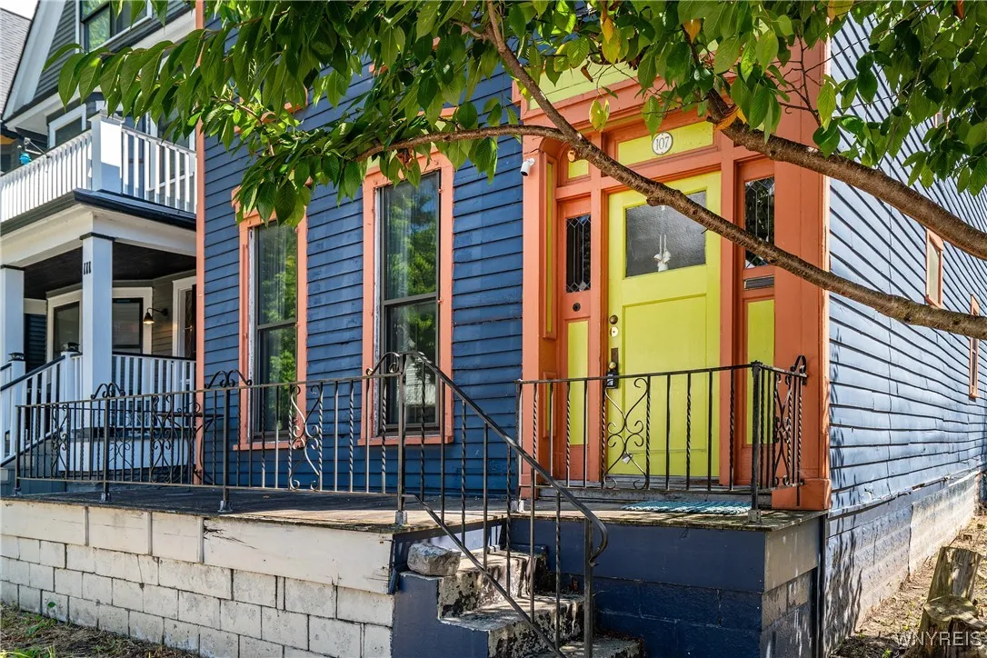 107 College Street, Buffalo, New York 14201, Buffalo, New York 14201, 3 Bedrooms Bedrooms, 12 Rooms Rooms,2 BathroomsBathrooms,Residential,For Sale,107 College Street, Buffalo, New York 14201,B1632557