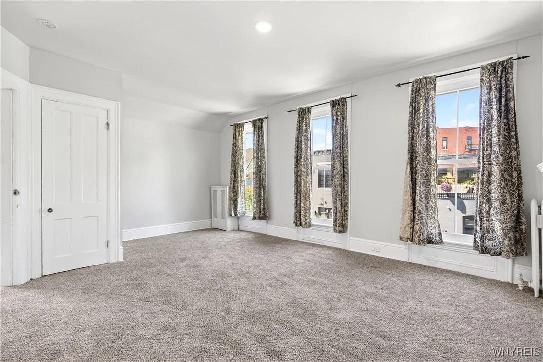 107 College Street, Buffalo, New York 14201, Buffalo, New York 14201, 3 Bedrooms Bedrooms, 12 Rooms Rooms,2 BathroomsBathrooms,Residential,For Sale,107 College Street, Buffalo, New York 14201,B1632557