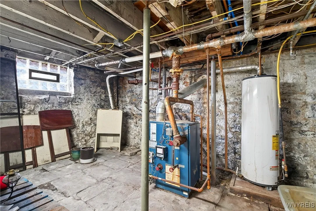 107 College Street, Buffalo, New York 14201, Buffalo, New York 14201, 3 Bedrooms Bedrooms, 12 Rooms Rooms,2 BathroomsBathrooms,Residential,For Sale,107 College Street, Buffalo, New York 14201,B1632557