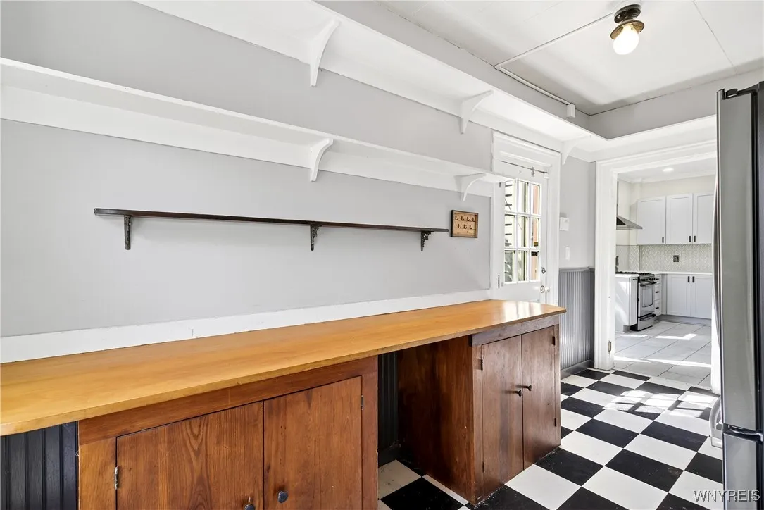 107 College Street, Buffalo, New York 14201, Buffalo, New York 14201, 3 Bedrooms Bedrooms, 12 Rooms Rooms,2 BathroomsBathrooms,Residential,For Sale,107 College Street, Buffalo, New York 14201,B1632557
