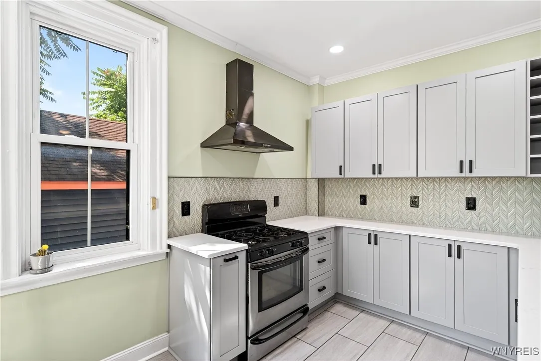 107 College Street, Buffalo, New York 14201, Buffalo, New York 14201, 3 Bedrooms Bedrooms, 12 Rooms Rooms,2 BathroomsBathrooms,Residential,For Sale,107 College Street, Buffalo, New York 14201,B1632557