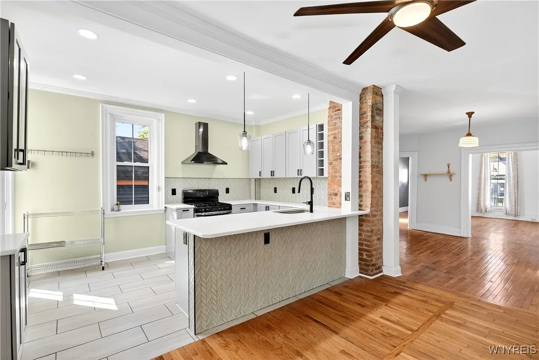 107 College Street, Buffalo, New York 14201, Buffalo, New York 14201, 3 Bedrooms Bedrooms, 12 Rooms Rooms,2 BathroomsBathrooms,Residential,For Sale,107 College Street, Buffalo, New York 14201,B1632557