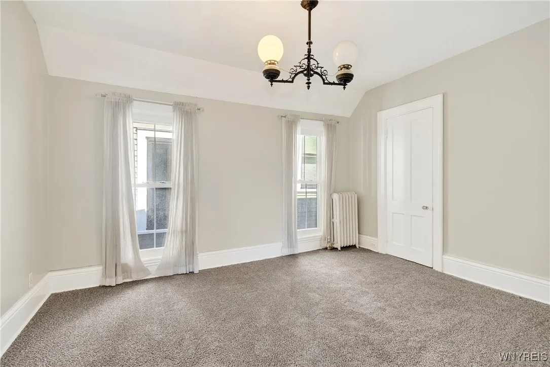 107 College Street, Buffalo, New York 14201, Buffalo, New York 14201, 3 Bedrooms Bedrooms, 12 Rooms Rooms,2 BathroomsBathrooms,Residential,For Sale,107 College Street, Buffalo, New York 14201,B1632557