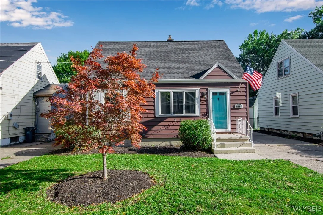 800 Tifft Street, Buffalo, New York 14220, Buffalo, New York 14220, 3 Bedrooms Bedrooms, 8 Rooms Rooms,1 BathroomBathrooms,Residential,For Sale,800 Tifft Street, Buffalo, New York 14220,B1632428