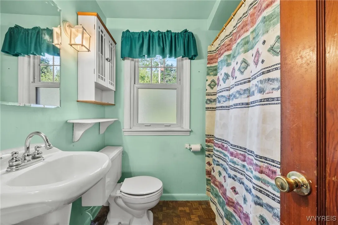 42 Springville Avenue, Amherst, New York 14226, Amherst, New York 14226, 4 Bedrooms Bedrooms, 7 Rooms Rooms,1 BathroomBathrooms,Residential,For Sale,42 Springville Avenue, Amherst, New York 14226,0,B1633487