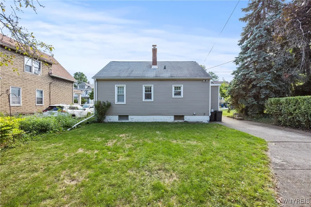 42 Springville Avenue, Amherst, New York 14226, Amherst, New York 14226, 4 Bedrooms Bedrooms, 7 Rooms Rooms,1 BathroomBathrooms,Residential,For Sale,42 Springville Avenue, Amherst, New York 14226,0,B1633487