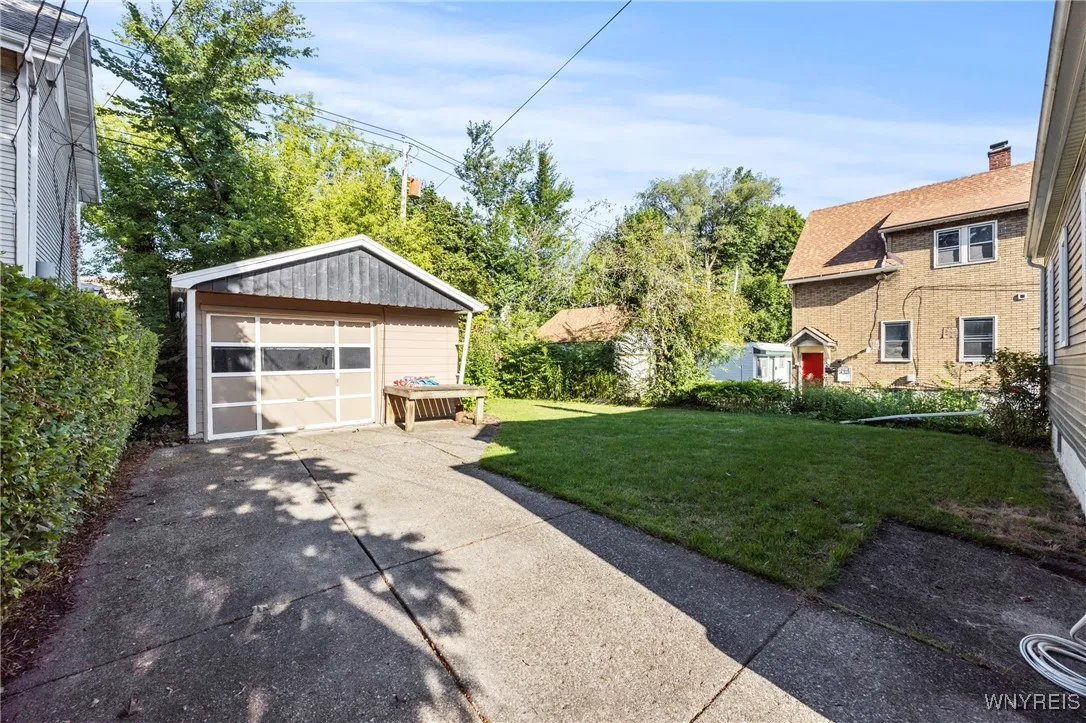 42 Springville Avenue, Amherst, New York 14226, Amherst, New York 14226, 4 Bedrooms Bedrooms, 7 Rooms Rooms,1 BathroomBathrooms,Residential,For Sale,42 Springville Avenue, Amherst, New York 14226,0,B1633487