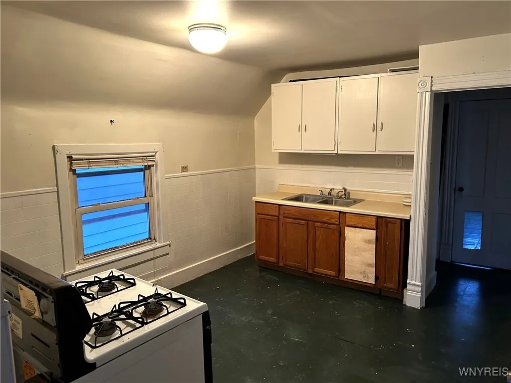 157 Hazelwood Avenue, Buffalo, New York 14215, Buffalo, New York 14215, 2 Bedrooms Bedrooms, ,2 BathroomsBathrooms,Residential,For Sale,157 Hazelwood Avenue, Buffalo, New York 14215,B1629805