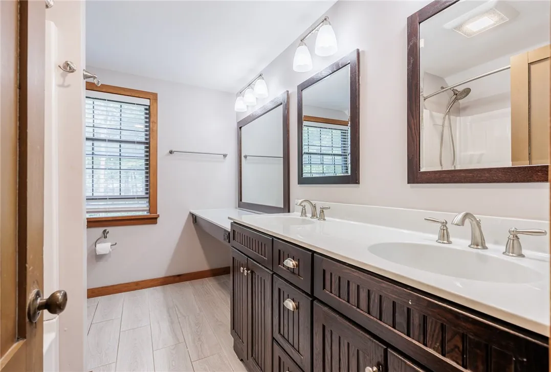 620 Holt Road, Webster, New York 14580, Webster, New York 14580, 5 Bedrooms Bedrooms, 10 Rooms Rooms,3 BathroomsBathrooms,Residential,For Sale,620 Holt Road, Webster, New York 14580,0,R1631568
