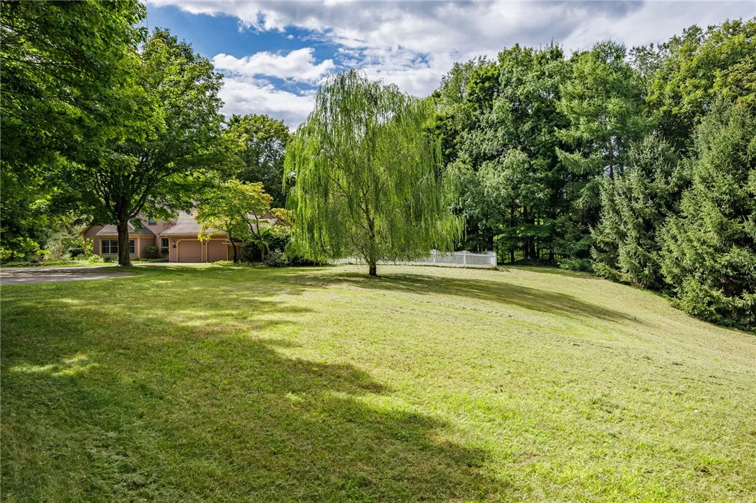 620 Holt Road, Webster, New York 14580, Webster, New York 14580, 5 Bedrooms Bedrooms, 10 Rooms Rooms,3 BathroomsBathrooms,Residential,For Sale,620 Holt Road, Webster, New York 14580,0,R1631568