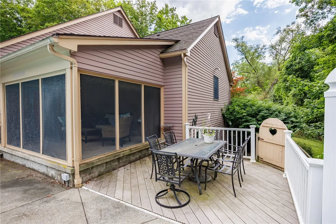 620 Holt Road, Webster, New York 14580, Webster, New York 14580, 5 Bedrooms Bedrooms, 10 Rooms Rooms,3 BathroomsBathrooms,Residential,For Sale,620 Holt Road, Webster, New York 14580,0,R1631568