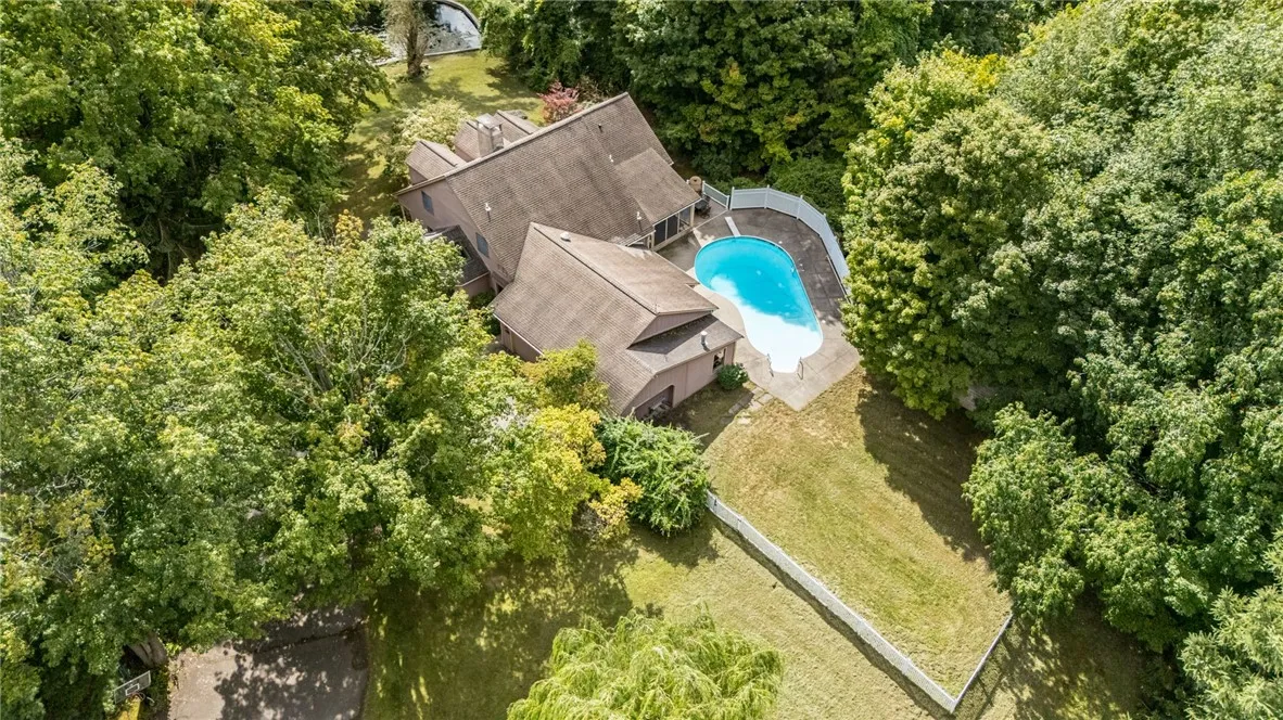 620 Holt Road, Webster, New York 14580, Webster, New York 14580, 5 Bedrooms Bedrooms, 10 Rooms Rooms,3 BathroomsBathrooms,Residential,For Sale,620 Holt Road, Webster, New York 14580,0,R1631568