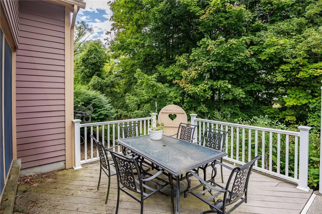 620 Holt Road, Webster, New York 14580, Webster, New York 14580, 5 Bedrooms Bedrooms, 10 Rooms Rooms,3 BathroomsBathrooms,Residential,For Sale,620 Holt Road, Webster, New York 14580,0,R1631568