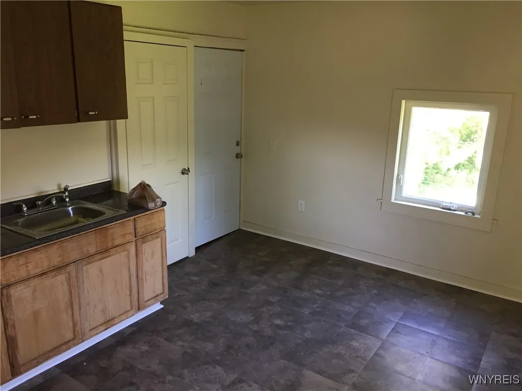 95 Carl Street, Buffalo, New York 14215, Buffalo, New York 14215, 4 Bedrooms Bedrooms, ,2 BathroomsBathrooms,Residential,For Sale,95 Carl Street, Buffalo, New York 14215,B1630072
