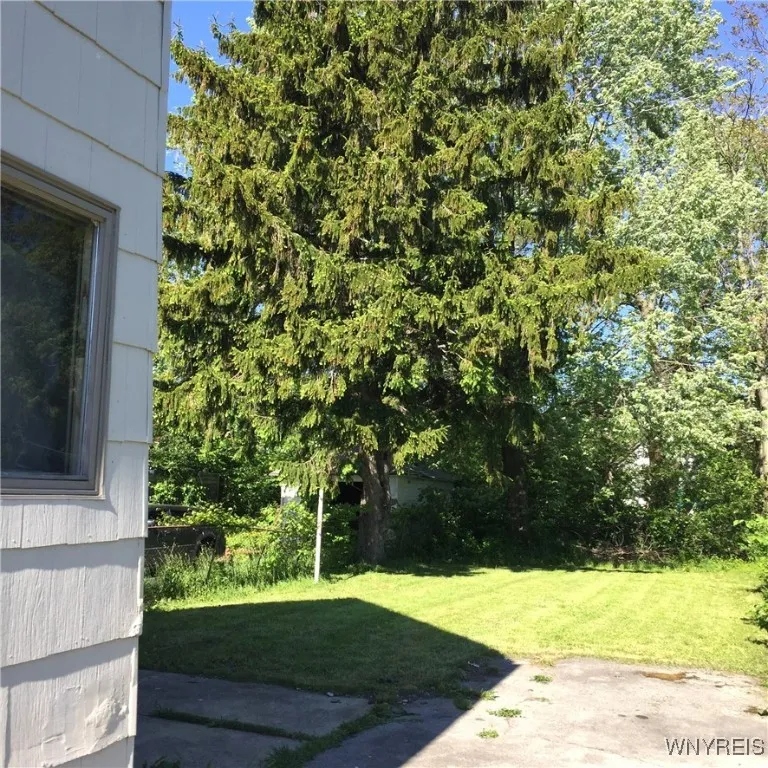 95 Carl Street, Buffalo, New York 14215, Buffalo, New York 14215, 4 Bedrooms Bedrooms, ,2 BathroomsBathrooms,Residential,For Sale,95 Carl Street, Buffalo, New York 14215,B1630072